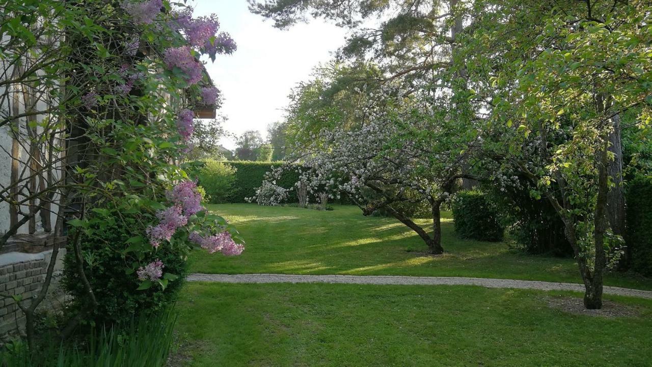 Domaine Du Carouge Hotel Lirey Exterior photo